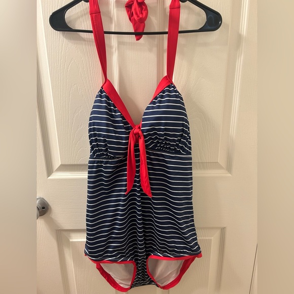 ModCloth Deep End Diva One-Piece Swimsuit in Nautical Navy-stripe - Picture 6 of 9